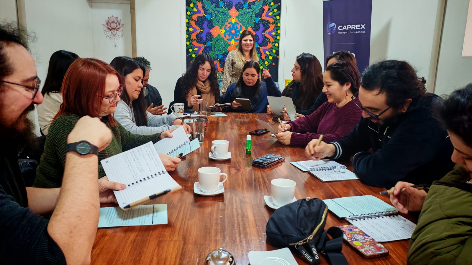 Equipo participando en un taller de desarrollo organizacional